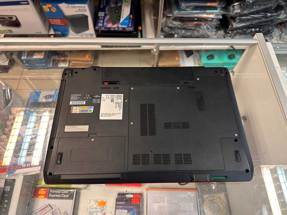 Laptop Fujitsu Lifebook AH532 i3-2328 8GB 1TB Win10