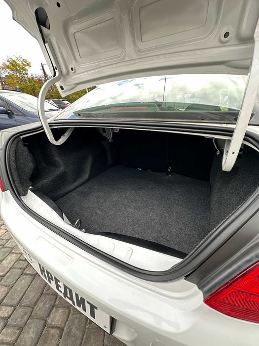 Продам Peugeot 301 2013 рік можлива розстрочка,кредит,обмін!