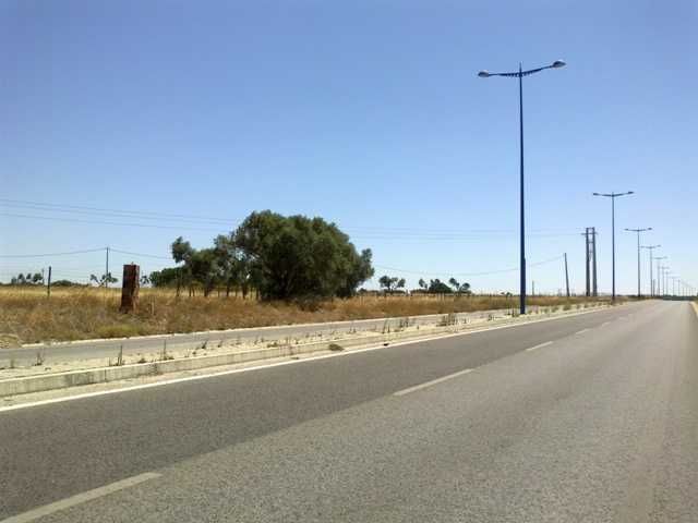 Terreno com 23.697 m2 entre a circular externa e A12 - Montijo