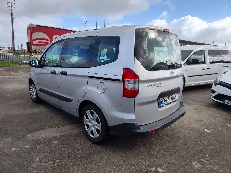 Ford Tourneo Courier 1.0 EcoBoost Ambiente