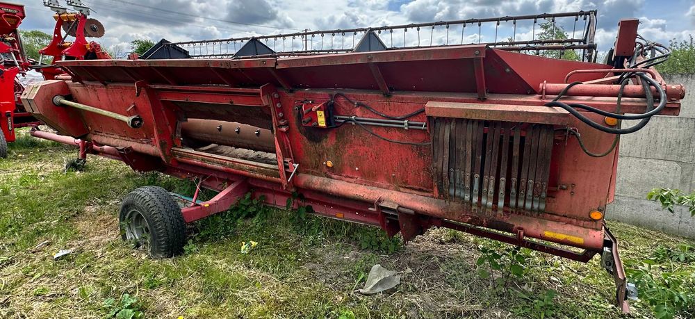 Жниварка Massey Ferguson MF 1996