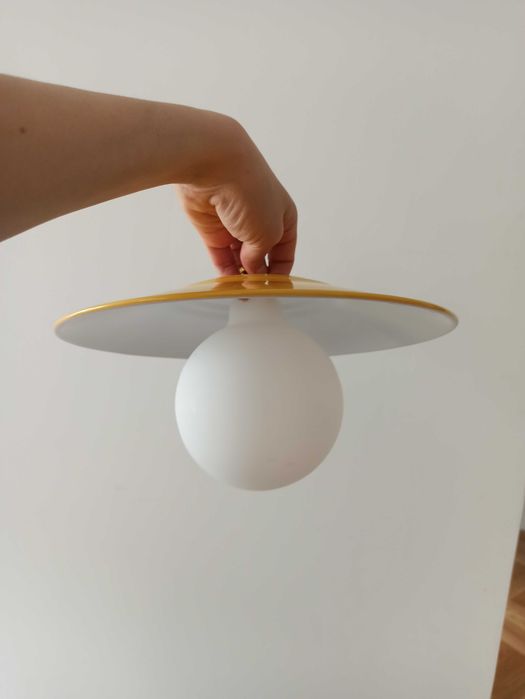 ściemnialna żarówka LED ZANGRA - szkło opalowe - 2700K - 4W - Ø 9,5 cm - 14,7 cm wysokość.