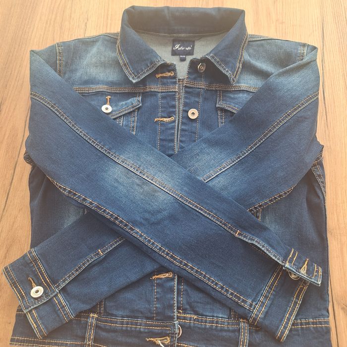 Kurtka jeansowa damska.