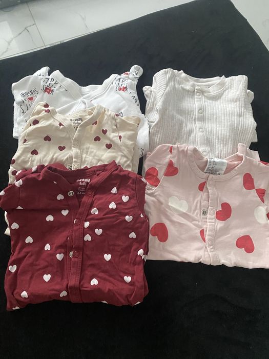 Pajacyki piżamki dla dziewczynki H&M rozmiar 50/56 super stan