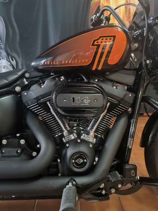 Harley-Davidson Street Bob 114 – 05/2024 – 3.850 km – Vance & Hines