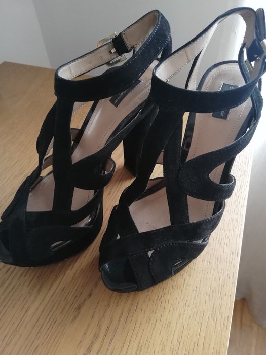 Sandálias Pretas Zara 37 - 10€