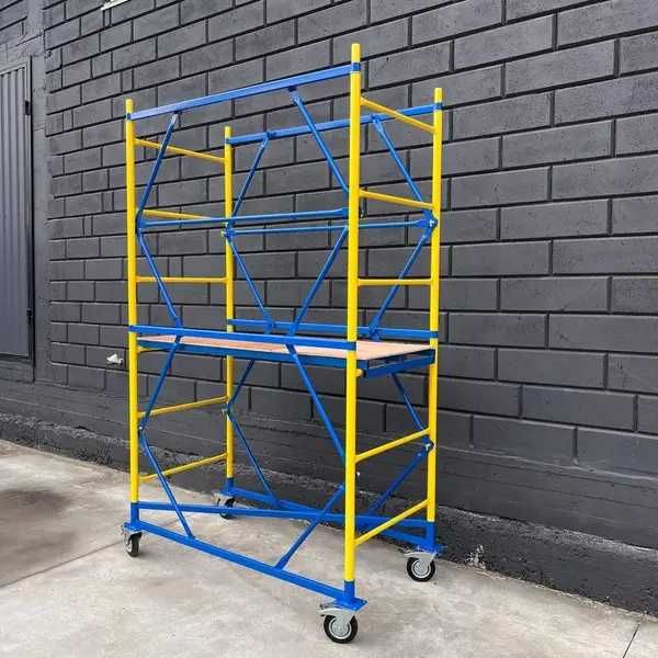 Будівельне риштування. Вишка тура. Леса строительные. Ліса. Риштовка.