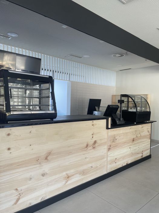 Balcão Profissional em Pinho