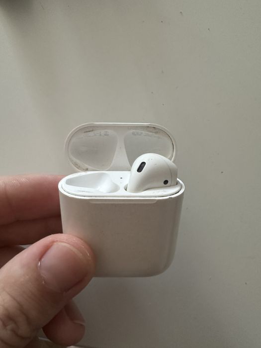 Продам Airpods 2