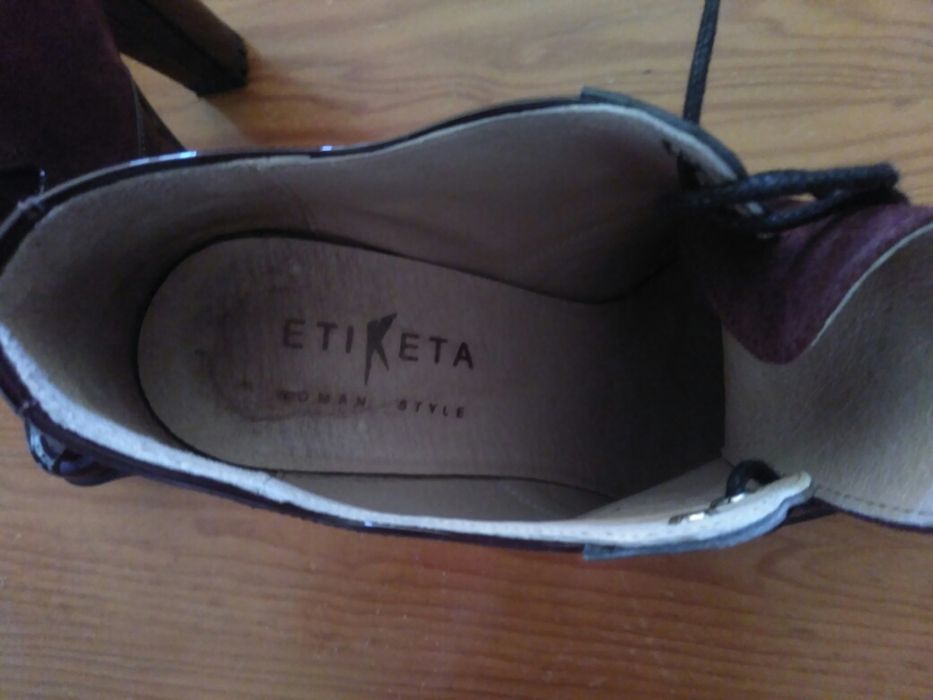 Botas de pele para mulher