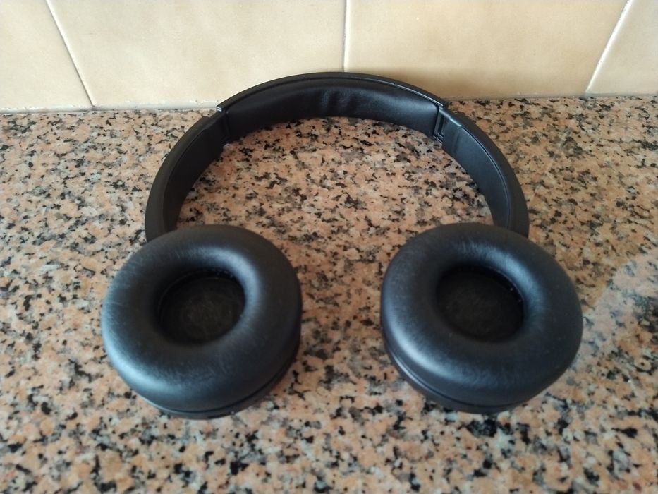 Auscultadores SONY Bluetooth (On Ear - Microfone - Preto) casa quarto.