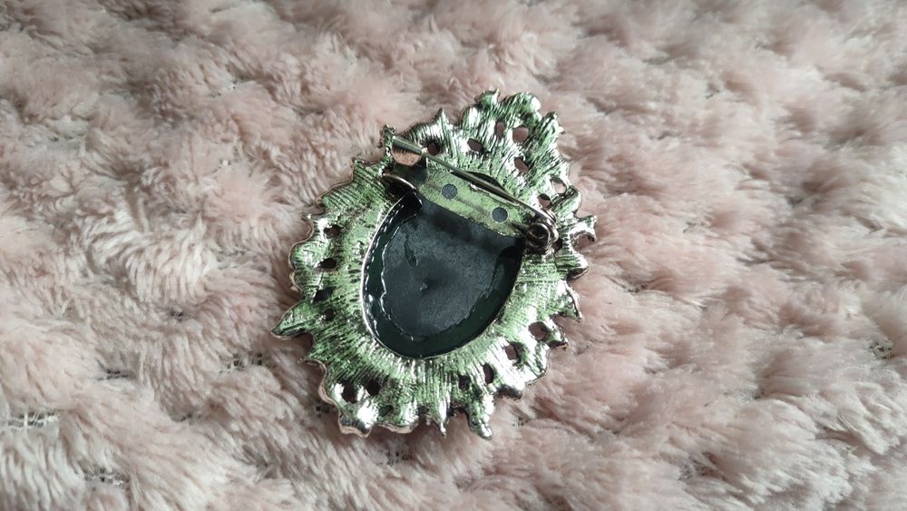 Broszka z kamea kobieta kobieca duża elegancka piękna dla kobiety