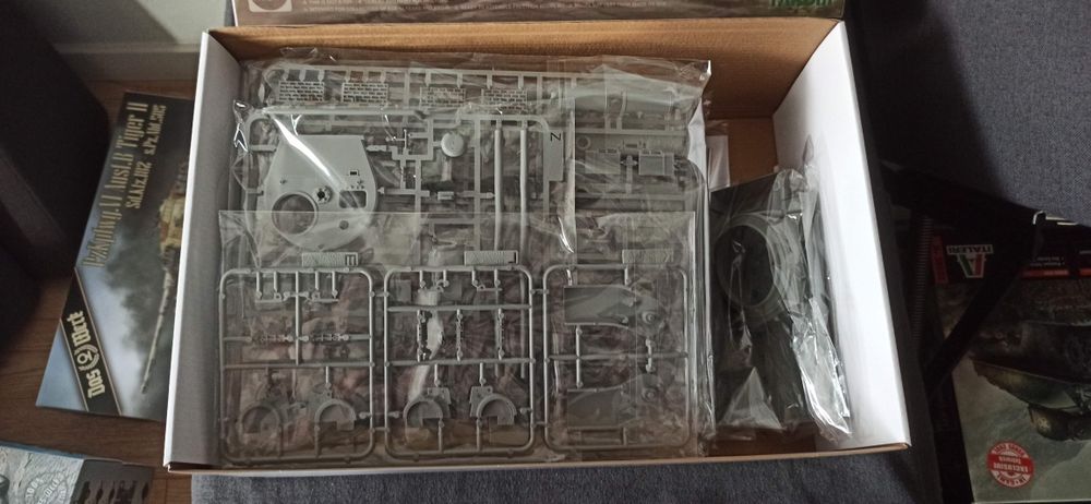 Model do sklejania 1/35 Takom 2199 Tiger l