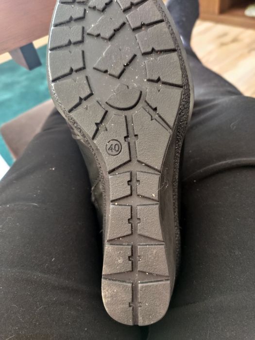 Sprzedam kozaki damskie.