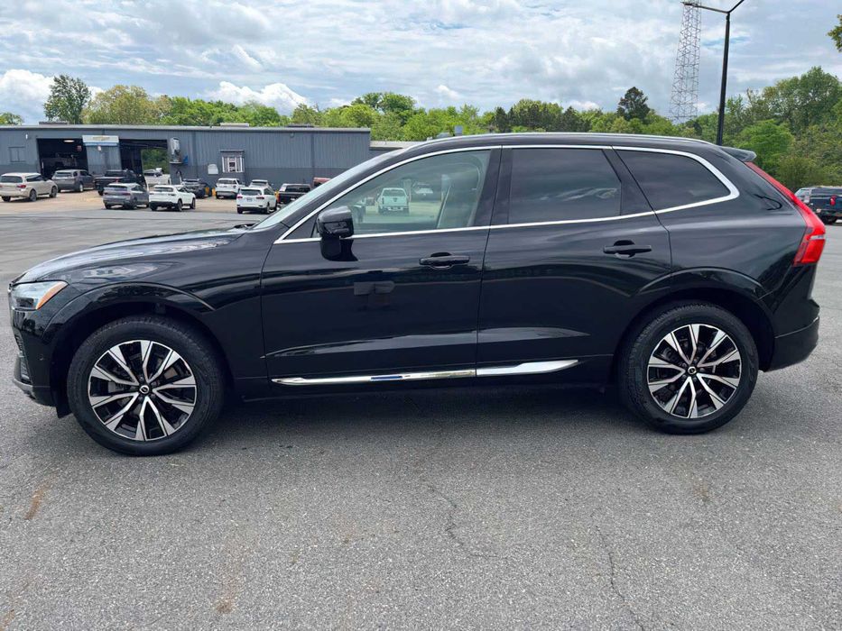 Volvo XC60 B5 Plus Bright Theme      2023