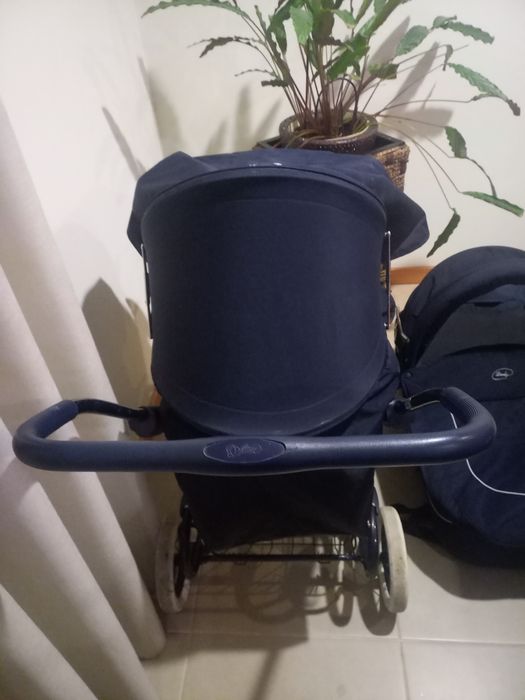 Carrinho de bebé  mais alcofa