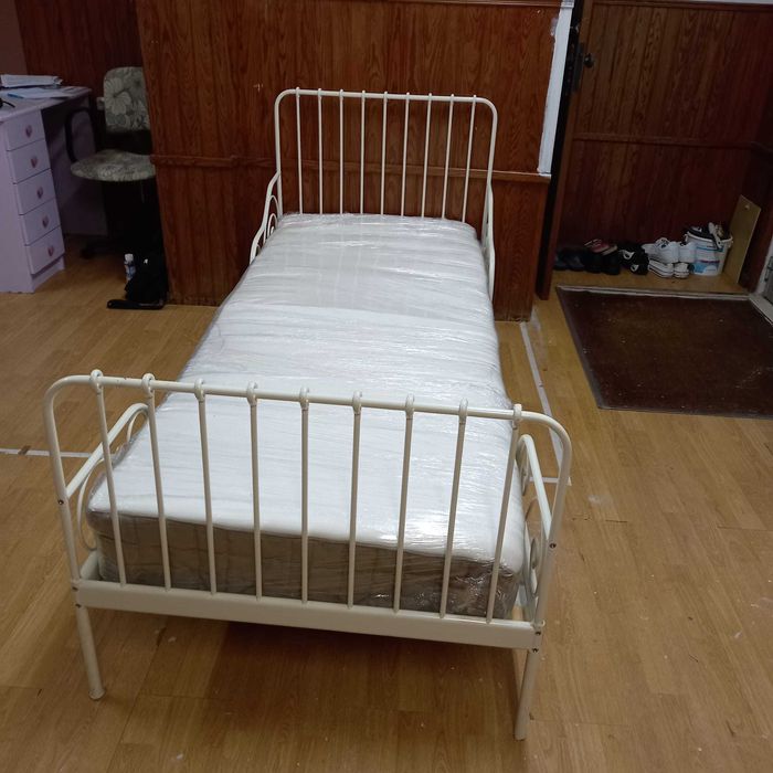 Cama criança extensível com estrado e colchão - IKEA