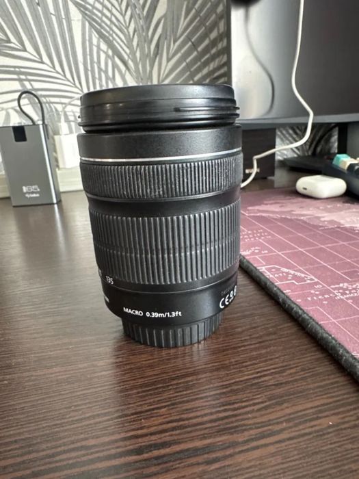 Canon EF-S 18-135mm - універсальний обʼєктив в ідеальному стані