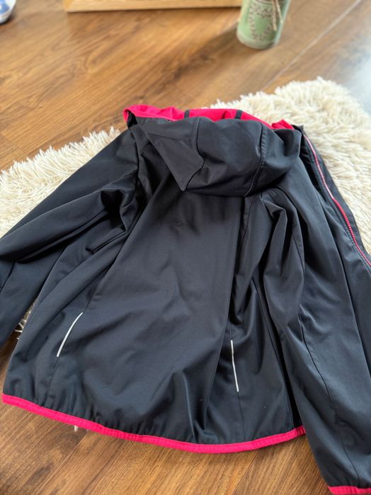 Sportowa bluza typu softshell marki CMP w rozmiarze 152 cm