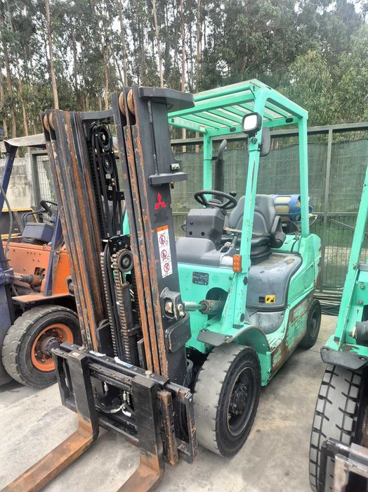 Empilhador mitsubishi 2500kg
