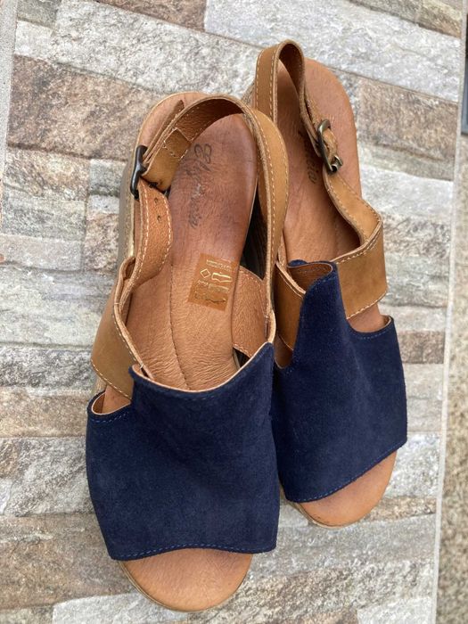 Sandálias "Como Novas"