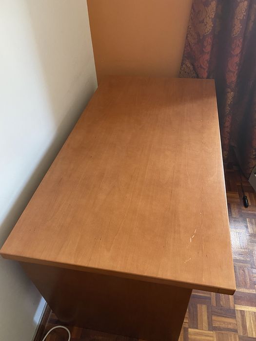 Secretaria em Madeira de Cerejeira