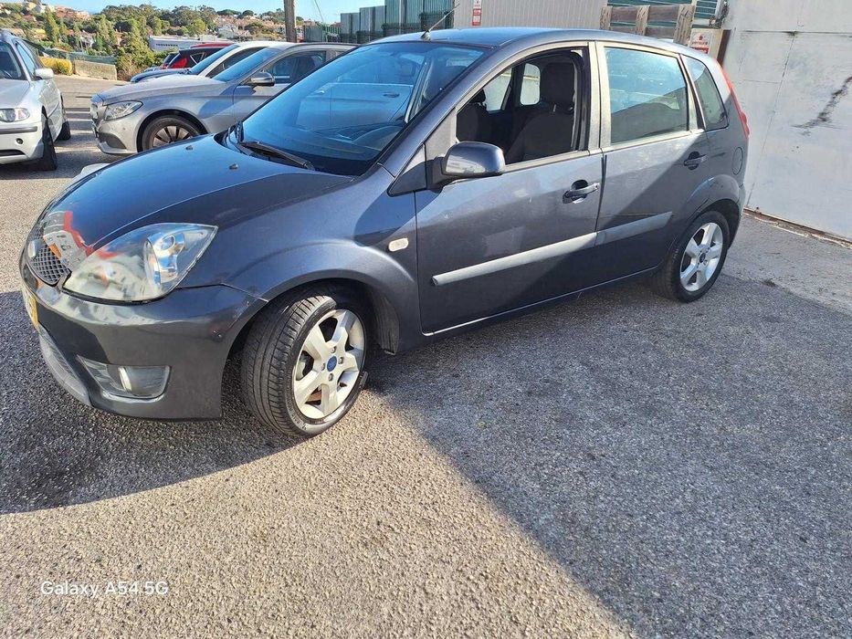 Alugo carros usados impecáveis