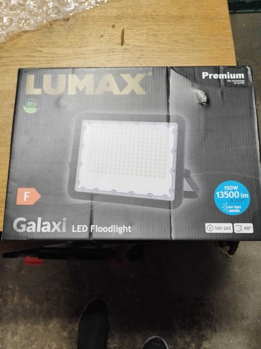 Duża i mocna lampa led , naświetlacz