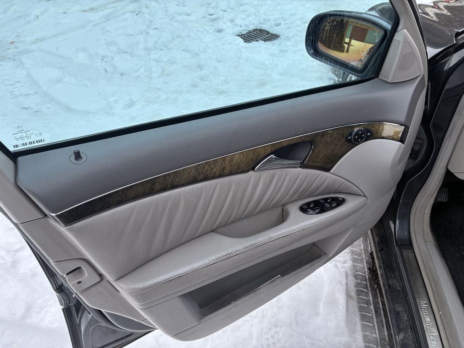 Wszystkie części Mercedes w211 2.2 CDI kombi Avantgarde kolor 753