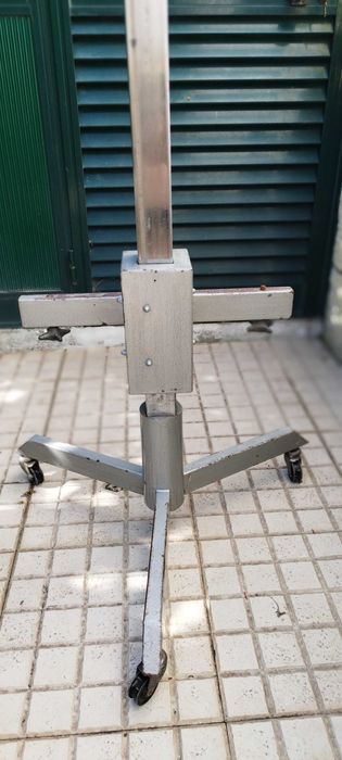 Coluna de Estudio antiga para 2 máquinas fotográficas.