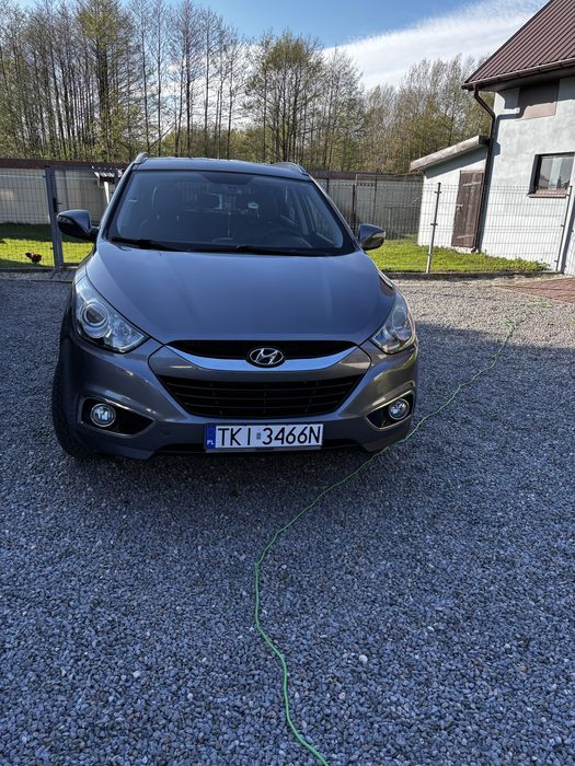 Hyundai IX35 2.0 Crdi 4 WD doinwestowany komplet opon zima lato na alufelgach