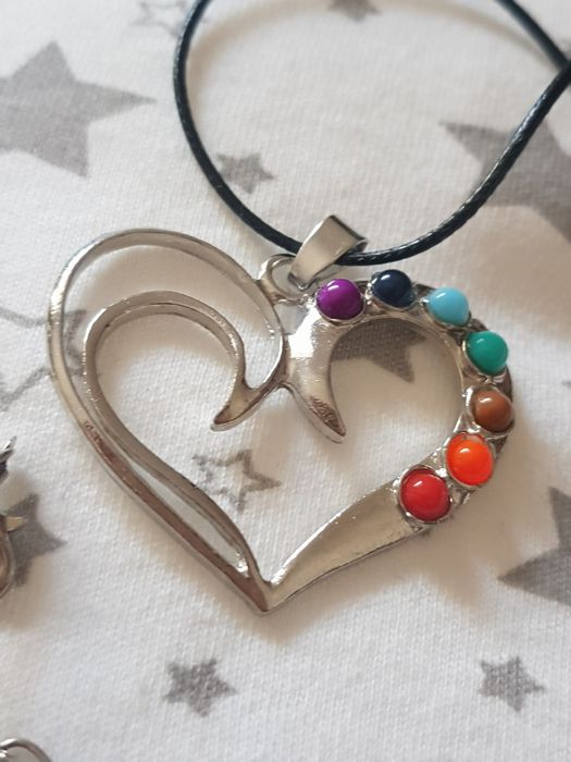 Colar 7 chakras formato coração