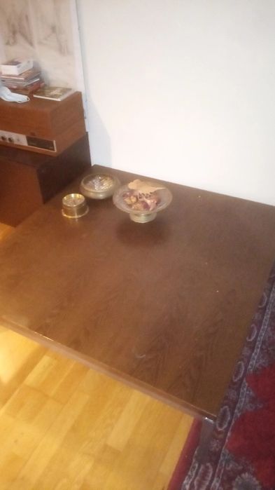 Mesa de apoio quadrada