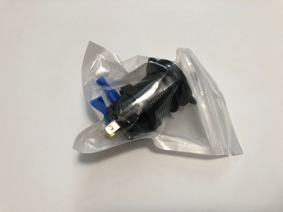 Врезная быстрая Usb зарядка QC 3.0 , Type-C , PD  в авто 12 - 24 V