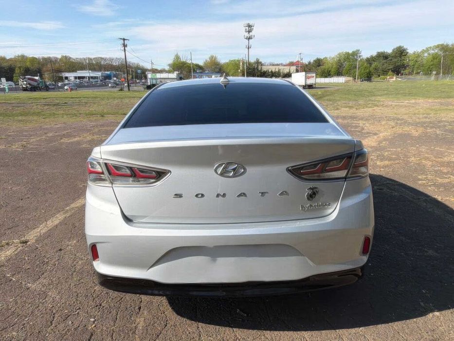 Hyundai Sonata Hybrid Limited      2017