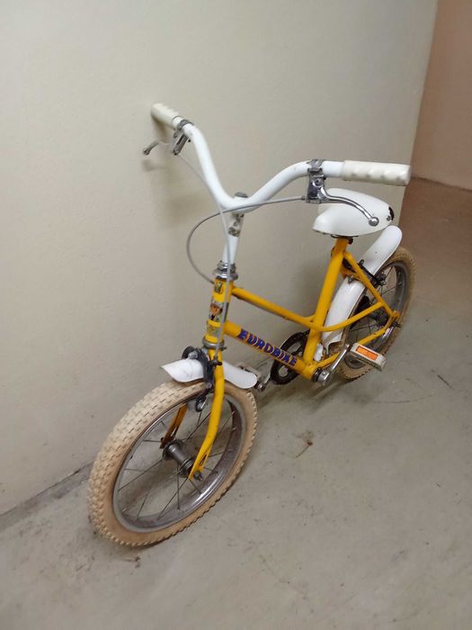 Bicicleta de criança.v