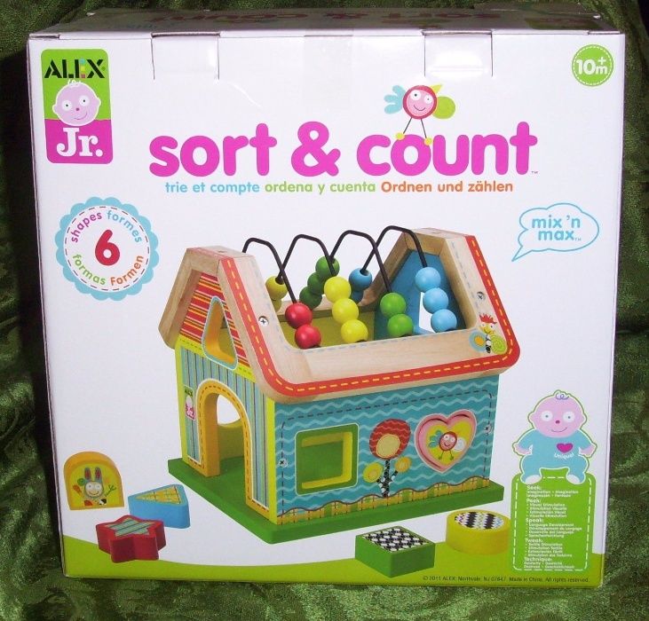 Развивающая деревянная еко игрушка Домик-сортер ALEX Toys