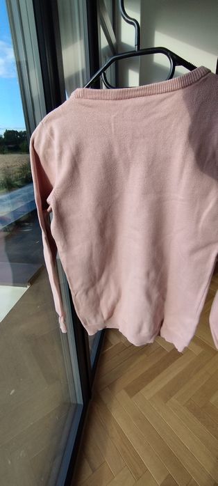 Sweterek lampart leopard pudrowy róż cekiny srebrne złote TU