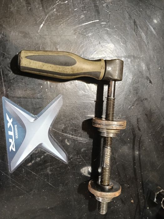 Cravador de rolamentos de pedaleira de bicicleta