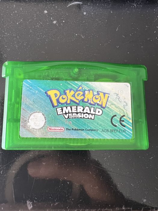 Pokémon Emerald GBA Original