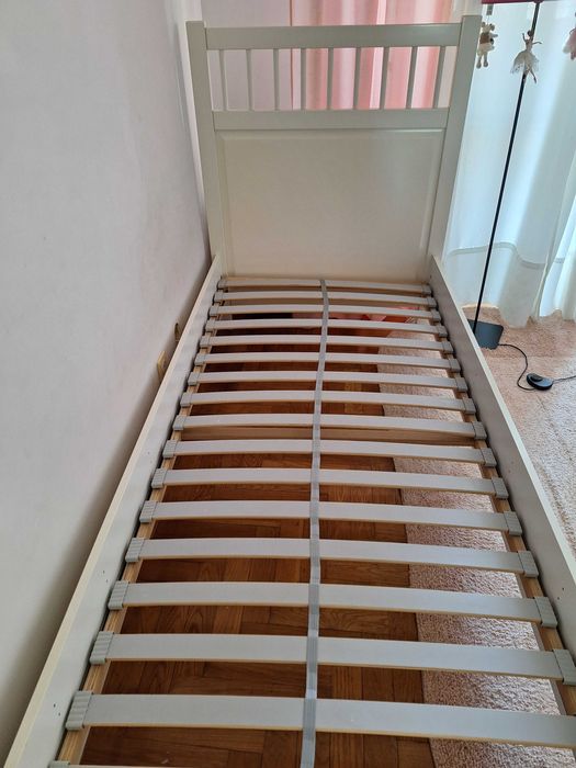 Cama e colchão criança