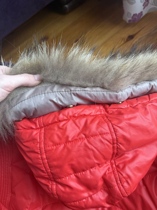 Червона куртка дитяча  з натуральним хутром