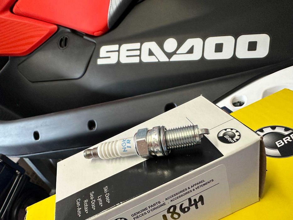 Zestaw świec zapłonowych do Sea-Doo RXP 325 RXT 325 NOWOŚĆ