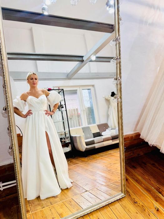 Satynowa Suknia ślubna gorsetowa 38 z rozporkiem