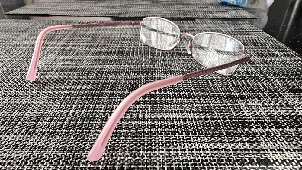 Oprawki do okularów, Okulary z etui.