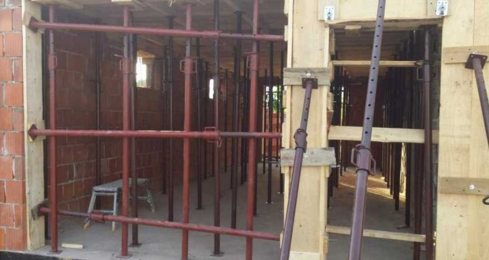 Stemple budowlane regulacja 2m-3,6m, transport - Do wypożyczenia