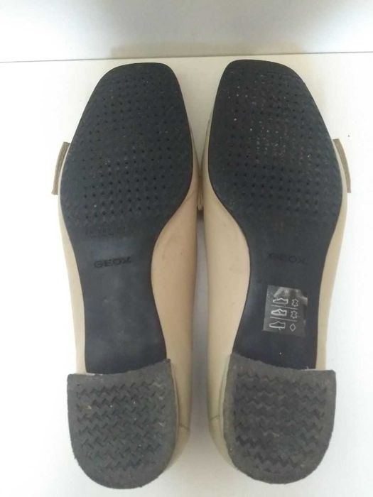 GEOX Бежеві Шкіряні Жіночі Мокасини / Туфлі