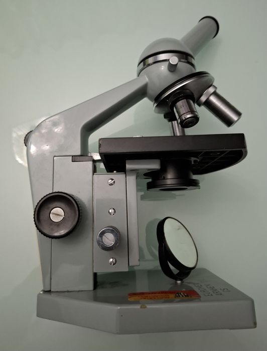 Microcópio profissional