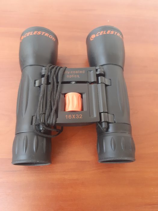 Продам бинокль CELESTRON
