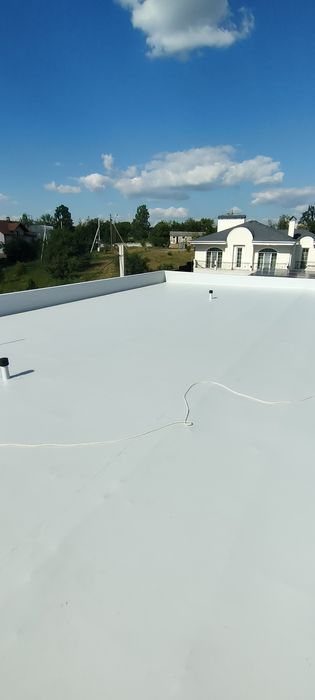 Монтаж ПВХ / ТПО мембрани Покрівельні роботи Плоска мембранна покрівля